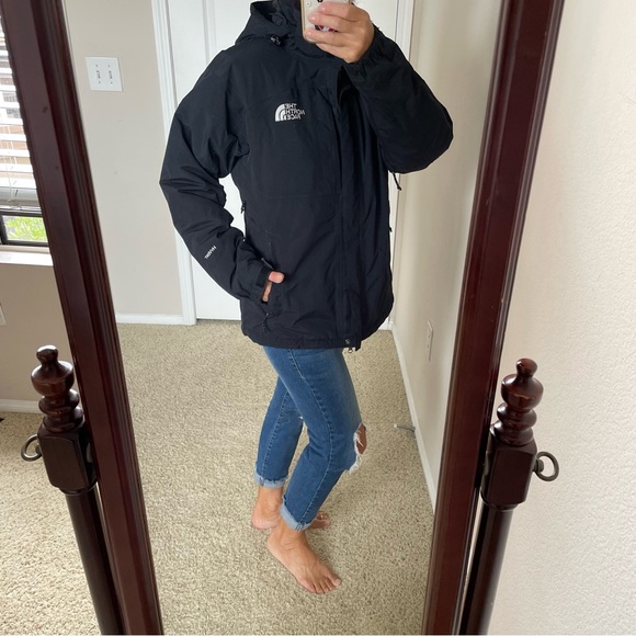 The North Face Winter Hyvent Jacket - Picture 2 of 16